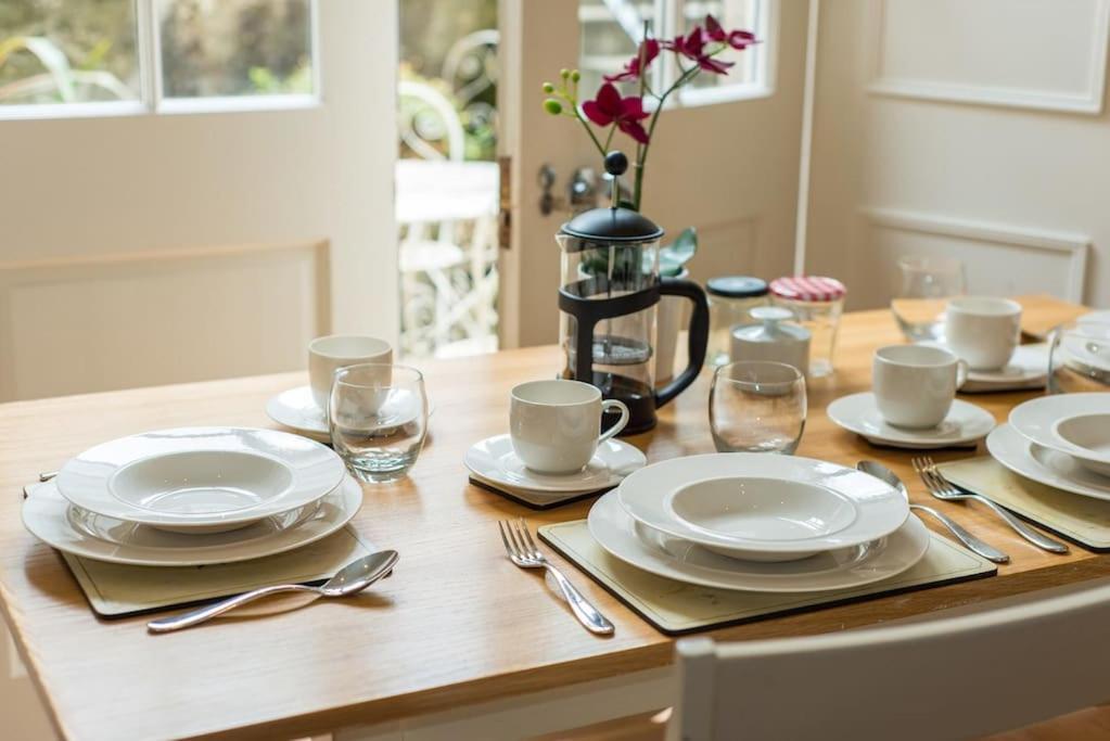 Self Catering , City Centre Apartment With Parking EDI Exterior foto