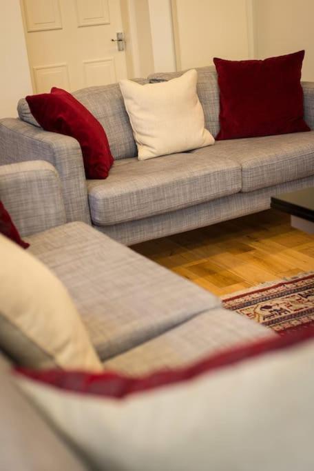 Self Catering , City Centre Apartment With Parking EDI Exterior foto